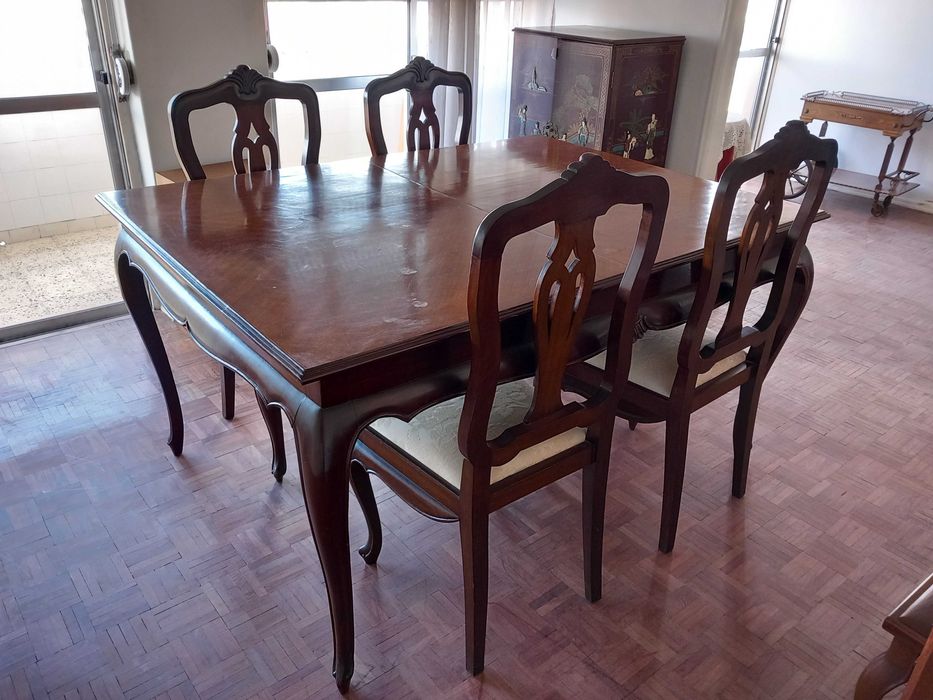 Mesa sala de jantar em pau rosa