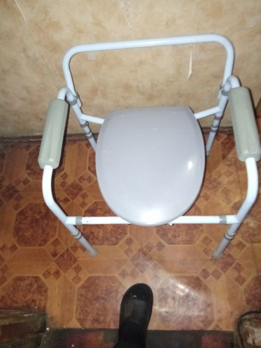 Кресло туалет для инвалидов