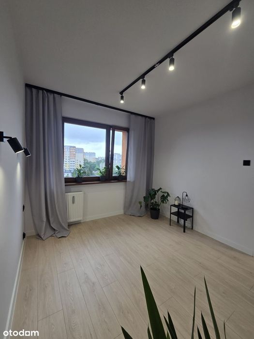 SIELEC, 3 pokoje, VII piętro z widokiem, po remoncie, wysoki standard