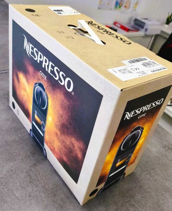 Nespresso CitiZ em preto, na caixa, garantia 3 anos