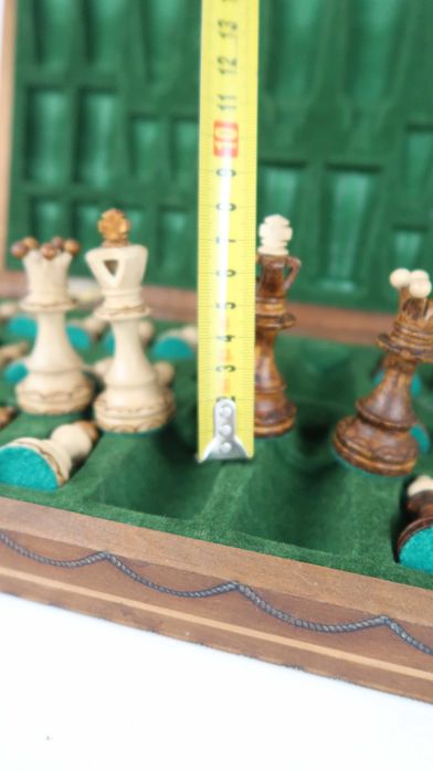 Jogo de xadrez artesanal em madeira - 41 cm