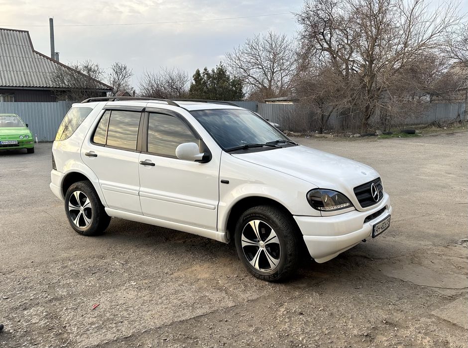 Mercedes-Benz M-Class 2.7 дизель 2000 року