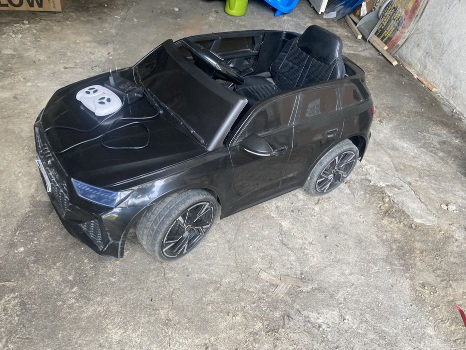 Audi RS6 na akumulator, stan dobry, uzywany.