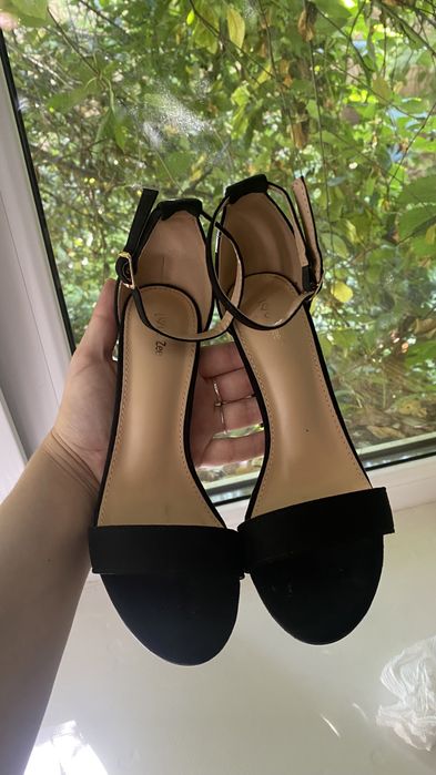 Босоніжки натуральна замша,38 розмір