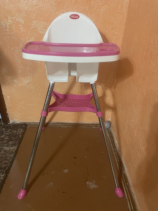 Дитячий кормящий столик