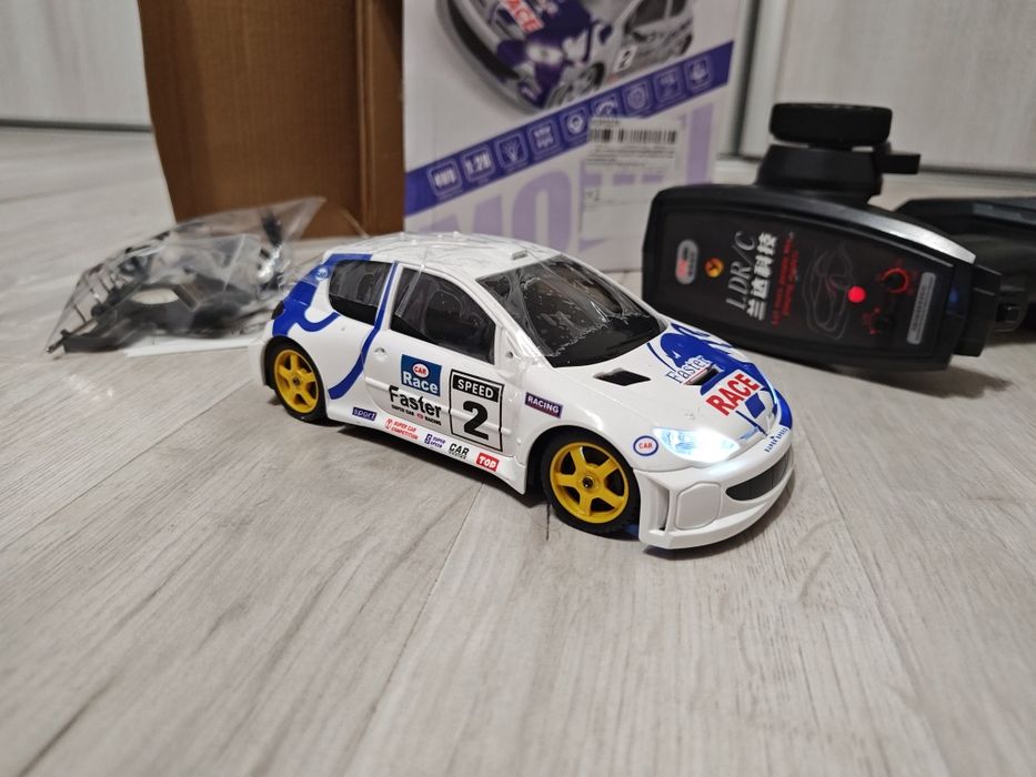 Samochód Peugeot 206 Classic WRC z wbudowanym żyroskopem do DRIFTU RC