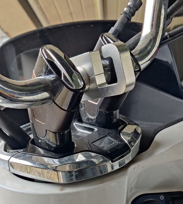 Honda PCX 125 branca