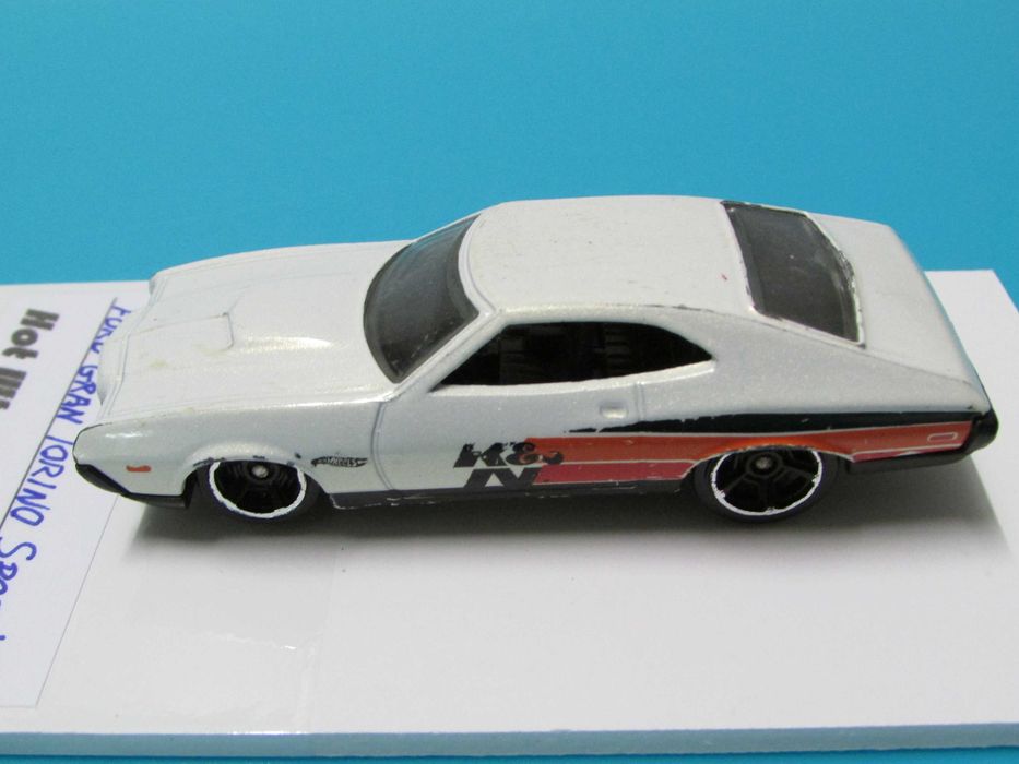 Ford Gran Torino Sport - Miniatura diecast da Hot Wheels