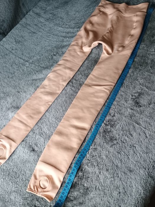 Legginsy taneczne w strzemiona