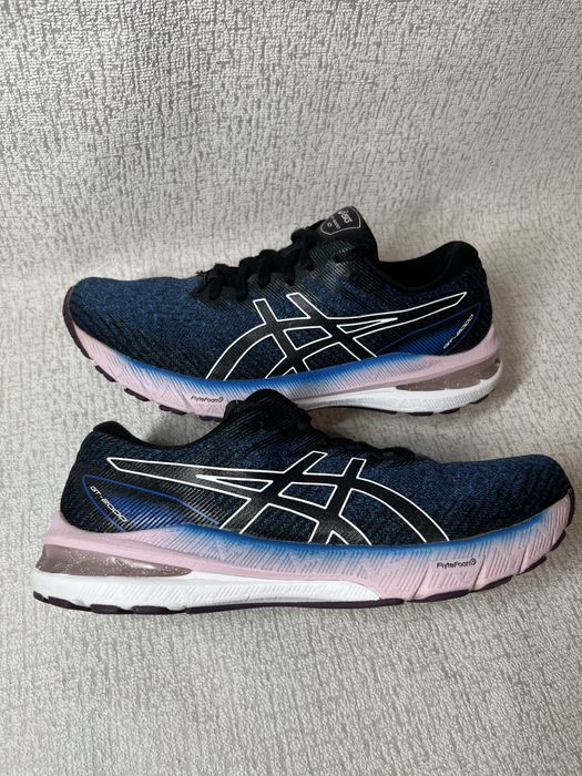 Спортивні ASICS GT-2000 10W • Розмір 40 ( 25,5 см )