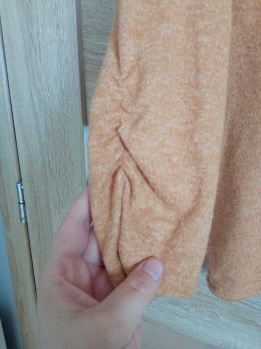 Sweter ze ściągaczem