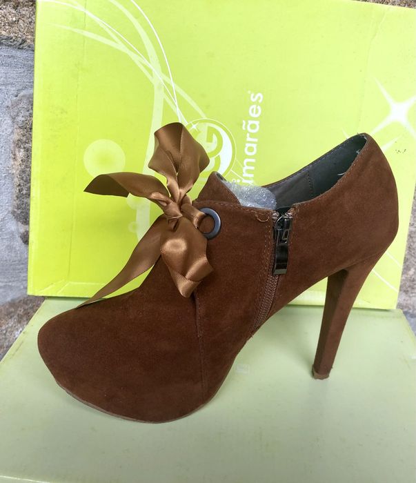 Botins camurça castanhos