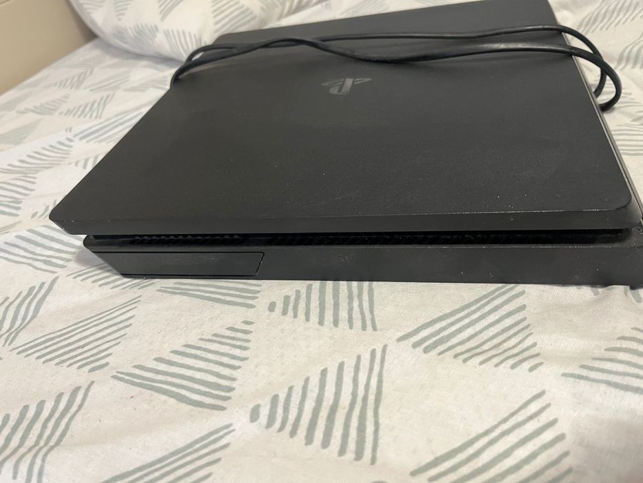 PlayStation 4 slim