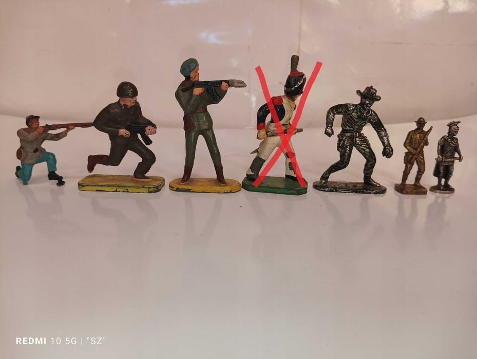 Żołnierzyki - stare figurki dla dzieci - 6 sztuk