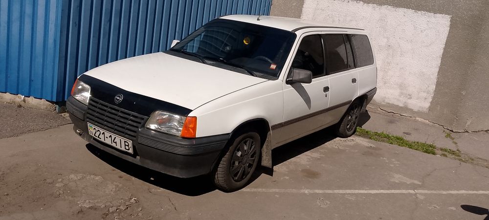 Опель кадет универсал 1.6 тді