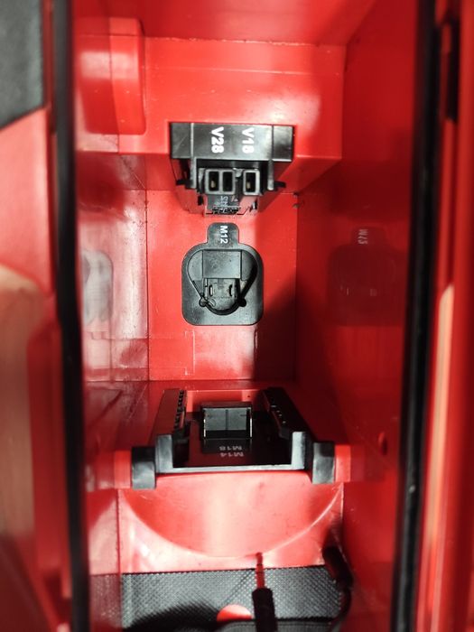 Milwaukee M12- 28 DCR колонка/радіо/ Мілвоке оригінал