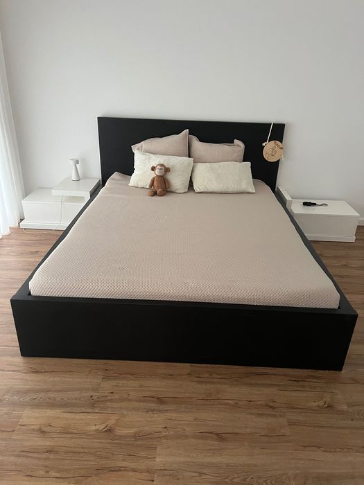 Cama malm preto castanho