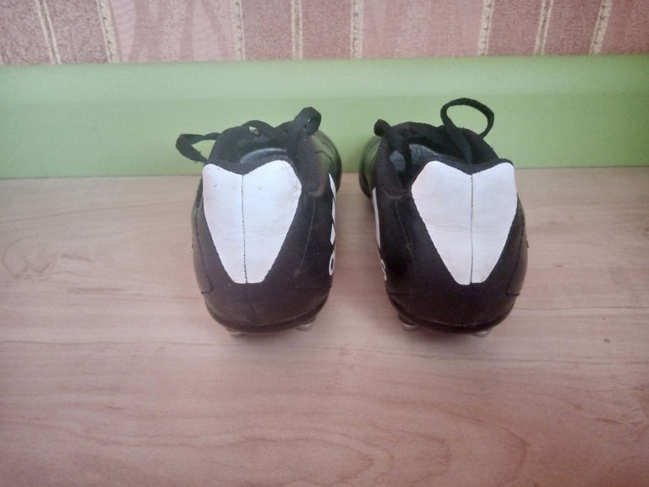 Бутси шкіряні Adidas 31-32розмір. Б/у.