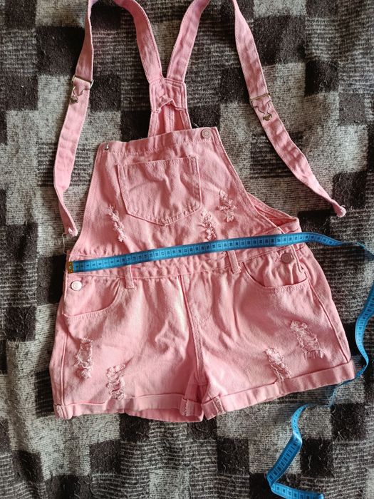 Літній рожевий комбінезон-шорти (ромпер)