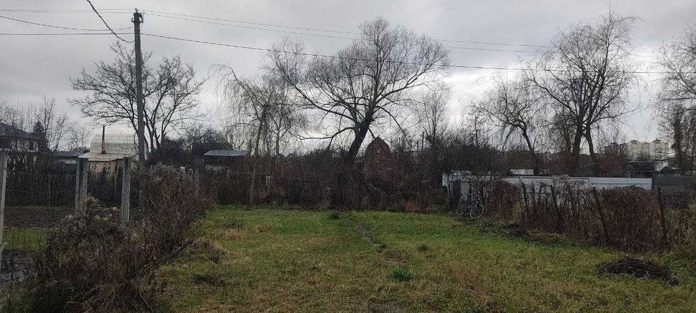 СРОЧНО!Дача в городе. Груба.Свет.Вода.Прописка.Рядом жилые Дома.+Озеро