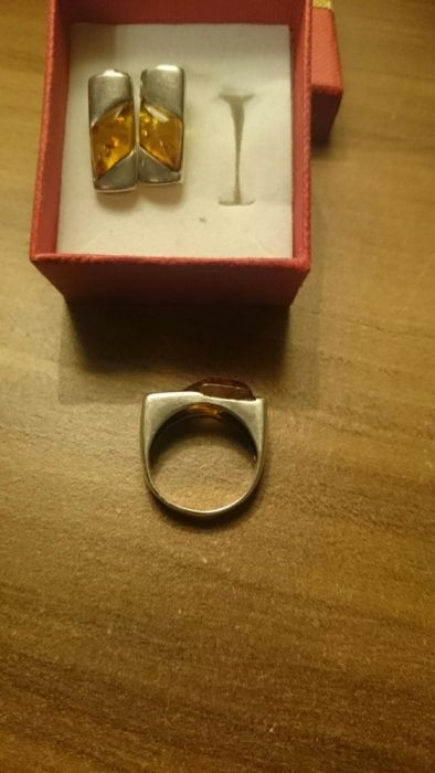 Biżuteria srebrna z bursztynem