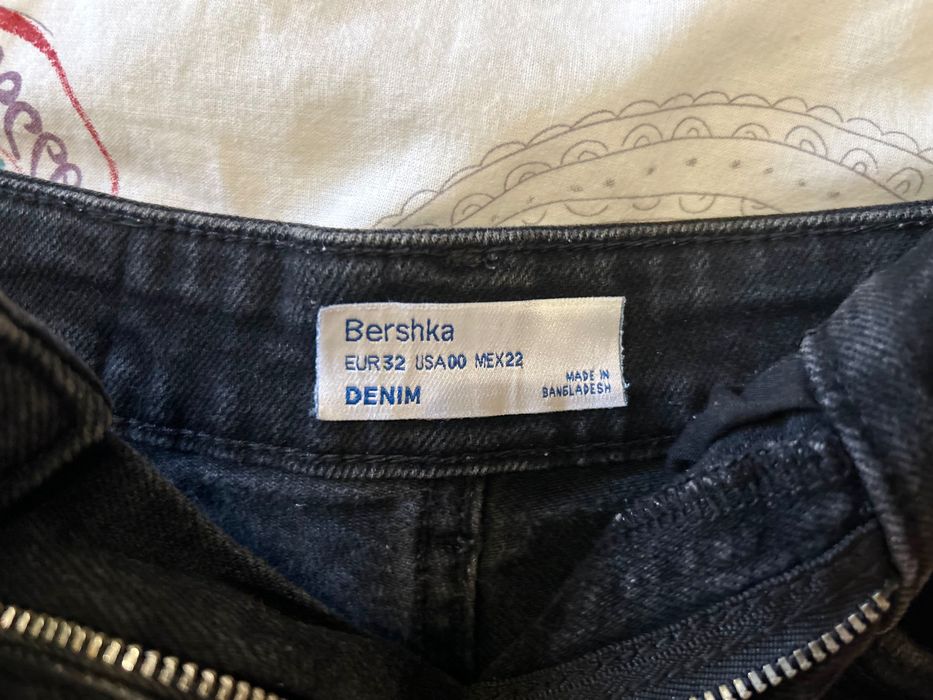 Calções Pretos Bershka