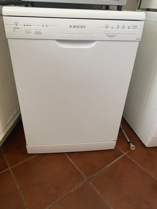 Vendo sofas, maquina de lavar a loiça e cama