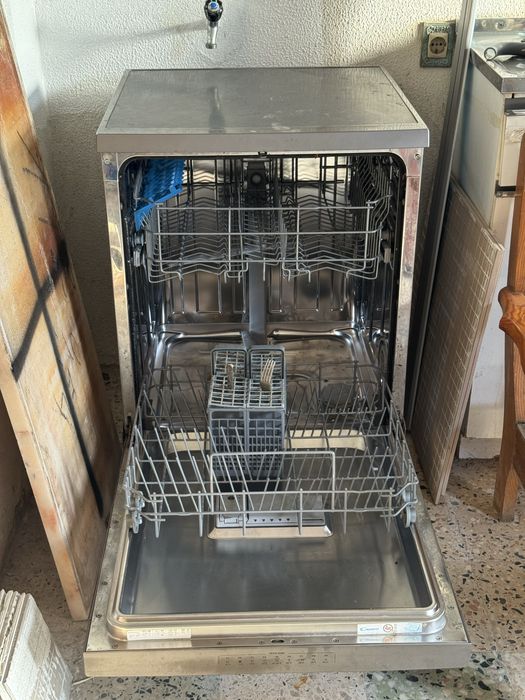 Frigorifico & Máquina Lavar Loiça (venda conjunta)