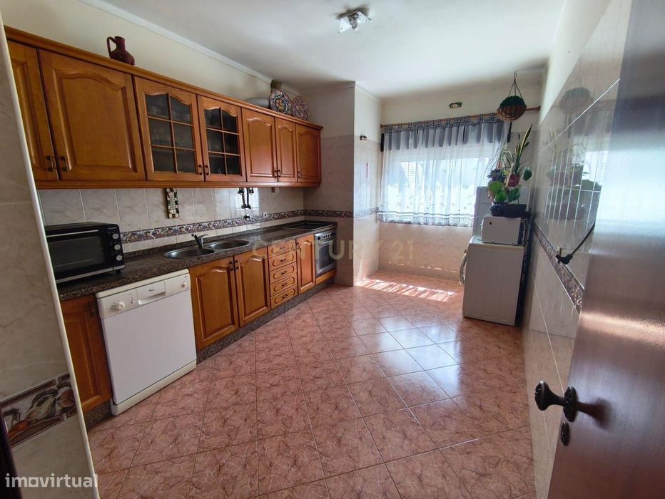 Apartamento T2 para arrendar em Bom Sucesso -Alverca