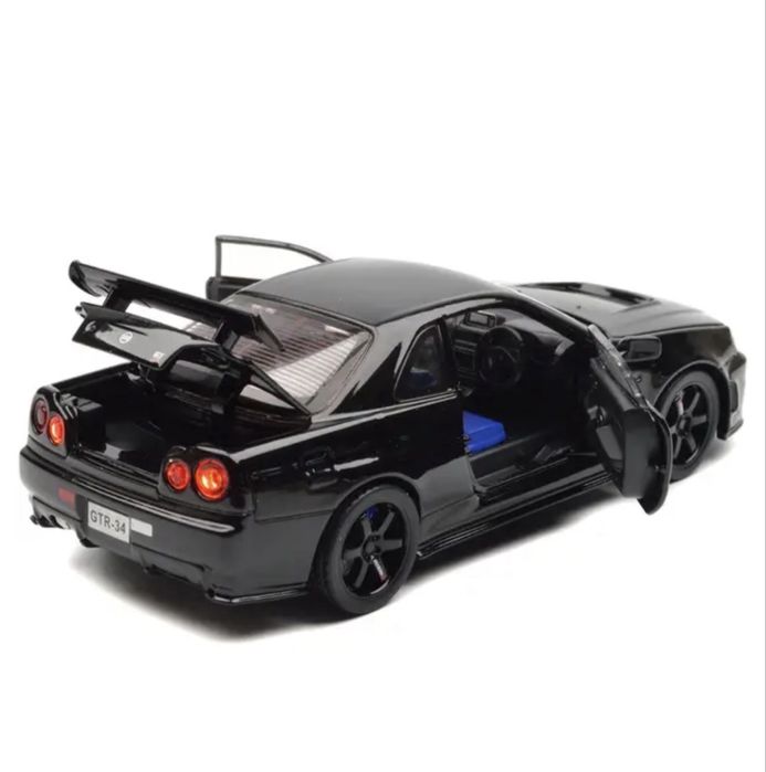 Продам колекционную машинку Nissan Skyline GT-R