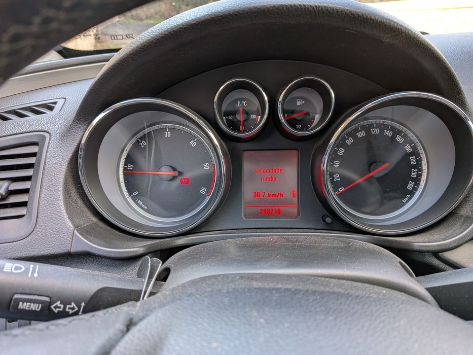 Opel Insignia 2.0 d em muito bom estado