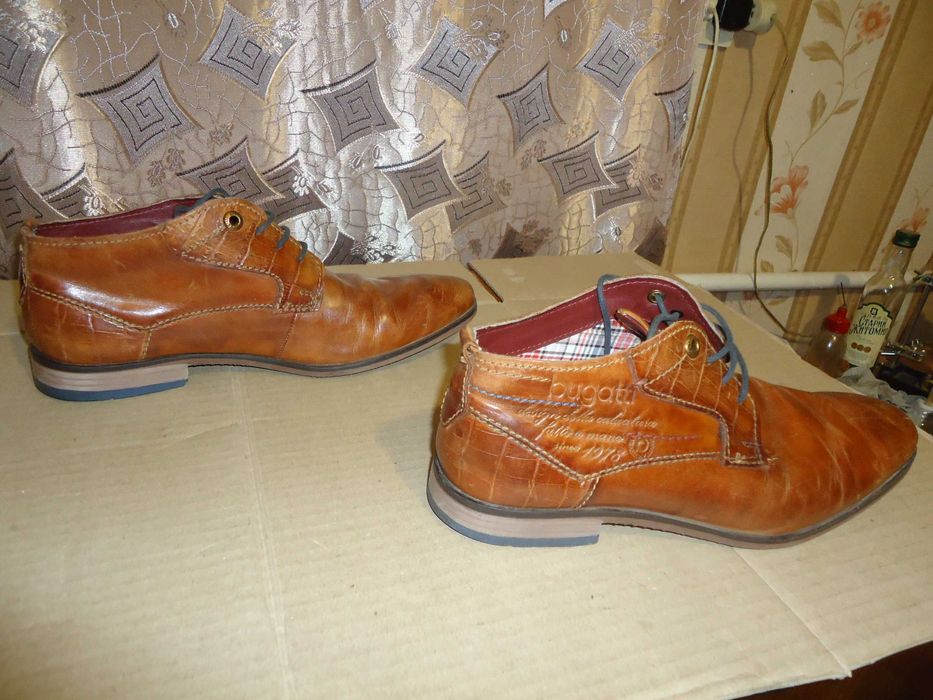 Туфлі BUGATTI класичні, шкіряні, розмір 42(28), Італія.