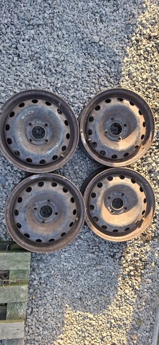 Felgi stalowe Peugot 4x108 r14 et 34 pordzewiałe