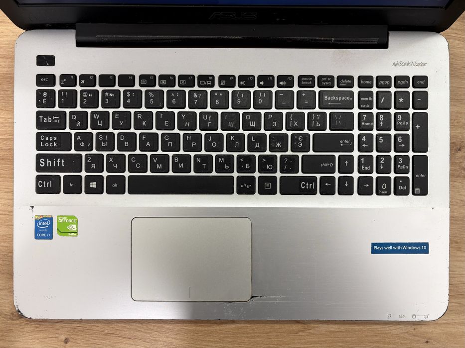 Ноутбук Asus F555L  Intel Core i7/8gb/GeForce 940M