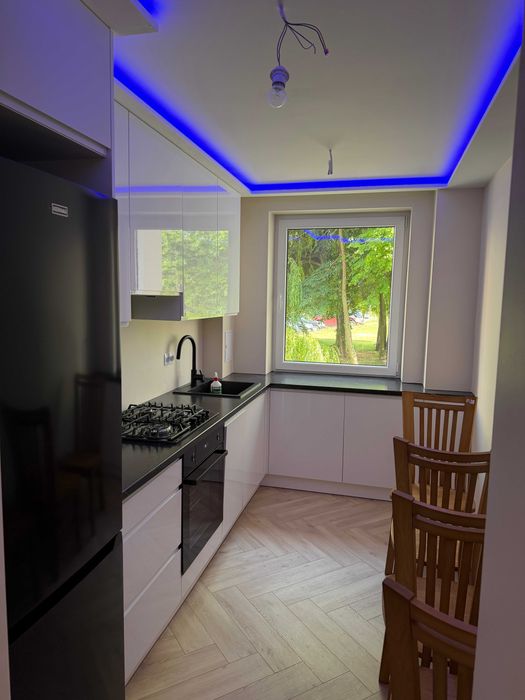 Sprzedam 73 m² | Parter | Po generalnym remoncie | Salon 25 m² | 2 pokoje | Balkon | Piwnica 15 m² | Osiedle Zachód | 529 000 zł.
