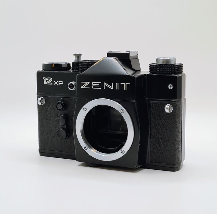 Zenit 12XP body – sprawny, bardzo ładny stan + etui