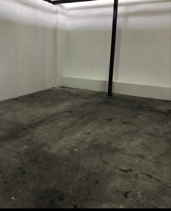 Aluga-se box  em armazém