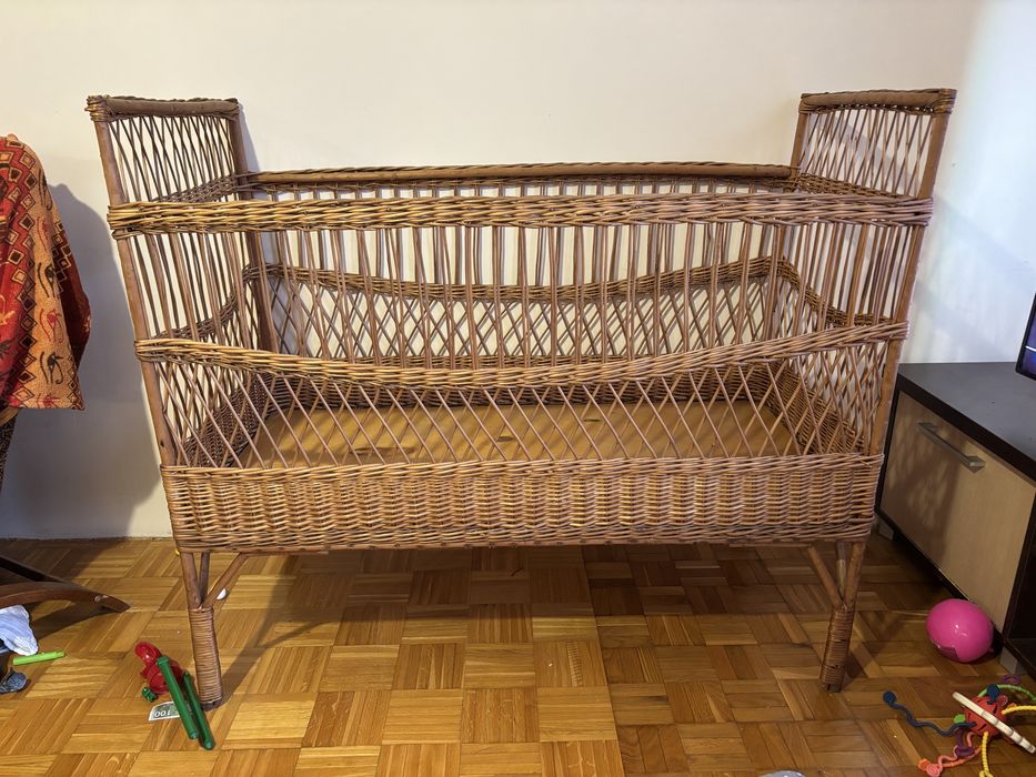Sprzedam łóżeczko wiklinowe 120x60