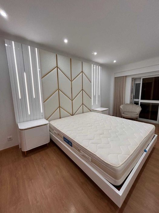 Cama Casal Estofada + Mesas Cabeceira NOVO - FABRICA