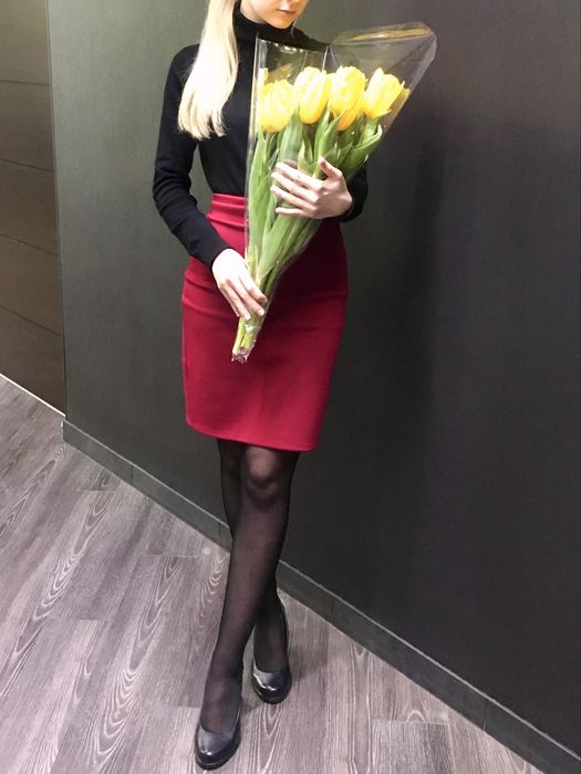 Продам червону спідницю-олівець (42/XS)