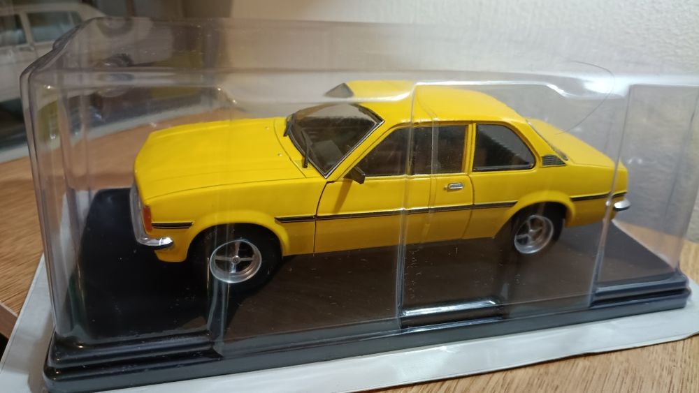 Opel Ascona B 1:24 Hachette