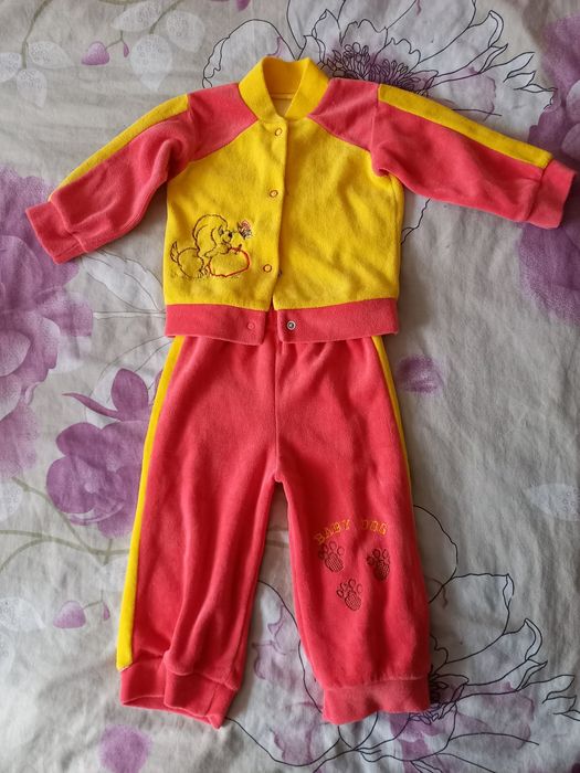 Продам костюмчики