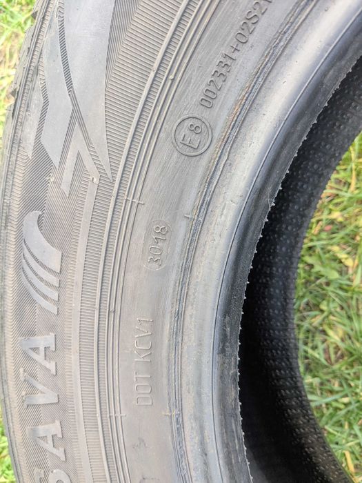 Sprzedam wielosezonowe opony 215/70r15c