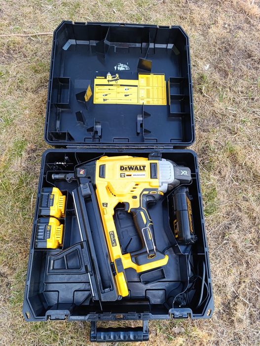 Gwoździarka do betonu DeWalt DCN890P2  Orginalny zestaw