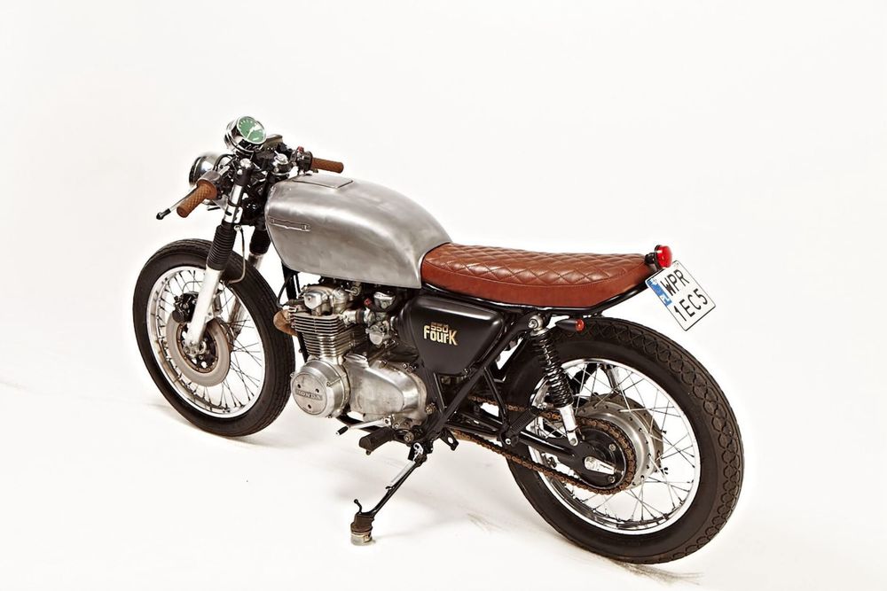 Honda CB550 cafe racer 1976