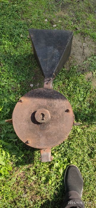 Продам зернодробилку