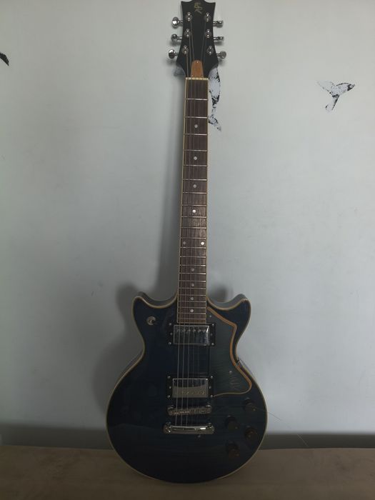 Електрогітара ручної роботи типу Gibson les paul