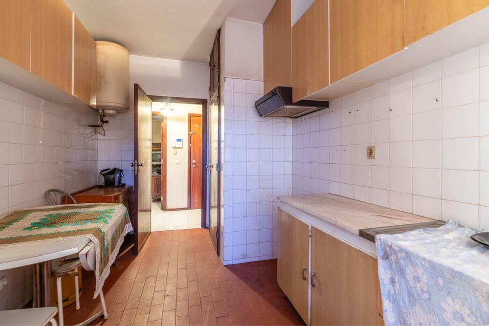 Aprtamento T3 a 5 minutos da Estação de Metro Parque de Real