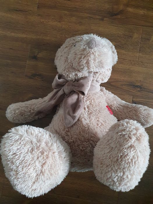 Duży pluszowy miś niedźwiedź jasno brązowy z kokardką pluszak maskotka