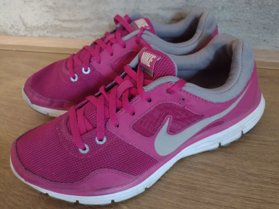 Buty sportowe adidasy do biegania Nike 40